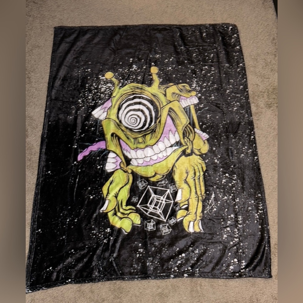 **SOLD** SUBTRONICS CYCLOPS BLANKET PLUSH THROW 40”x50”